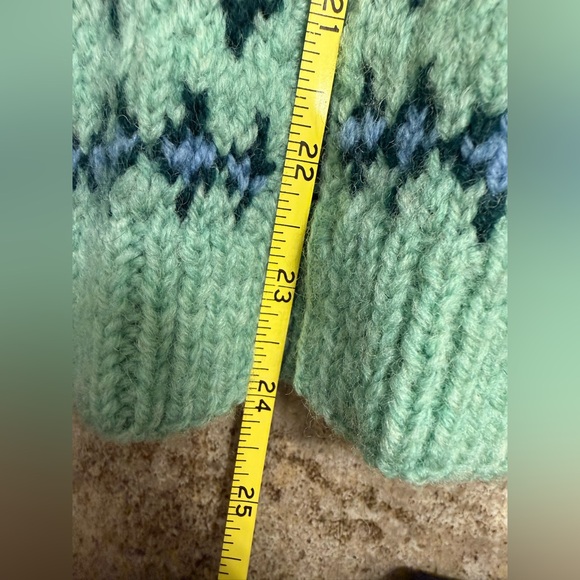 Handmade Tulip Cardigan 🌷 - Picture 10 of 12